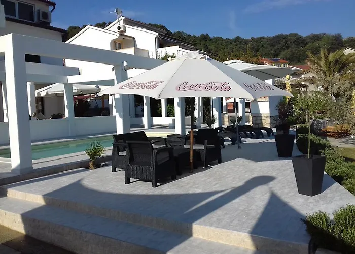 Гостевой дом Raffaello Кампор